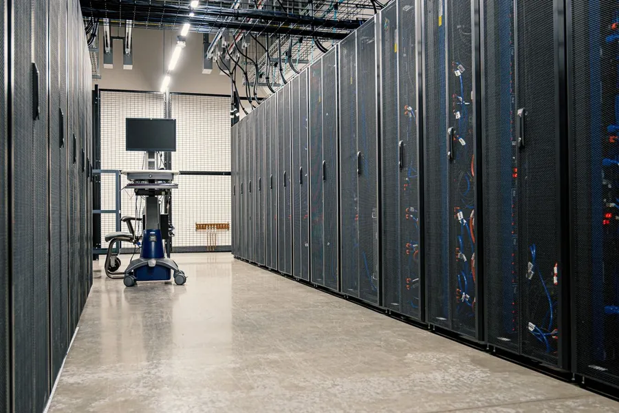 Telecommunication cabinets
